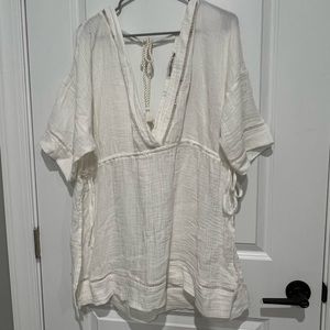 NWT Abercrombie beach coverup